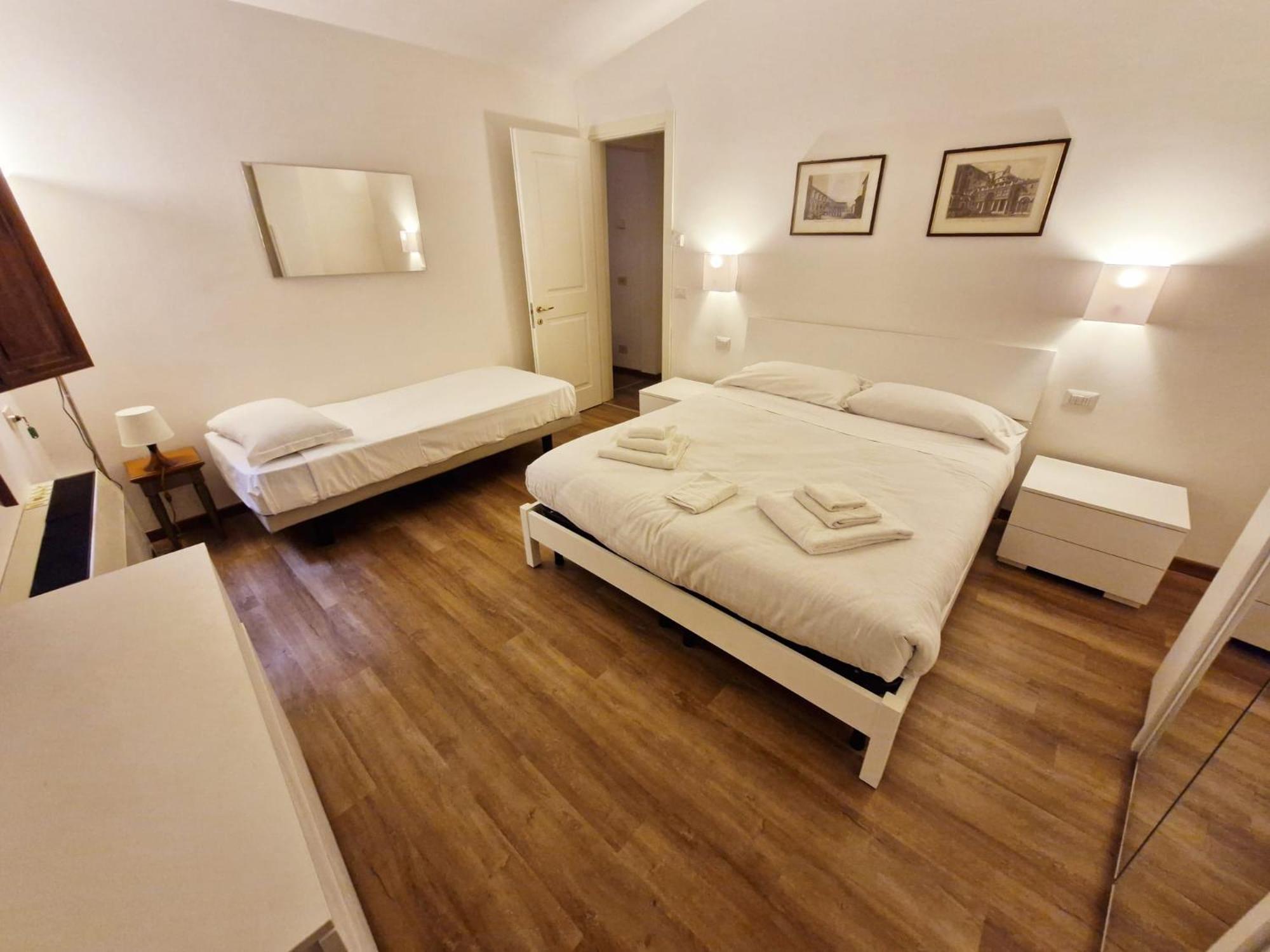 Apartments Close To Duomo Флоренция Номер фото
